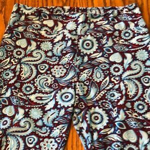 LuLaRoe tall and curvy blue/red paisley leggings